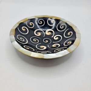 Small sea shell Jewelry Trinket Ring dish Mother of pearl Abalone 3.5in dia